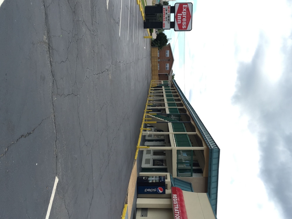 Express INN (ex Knights Inn Norfolk) 19/25