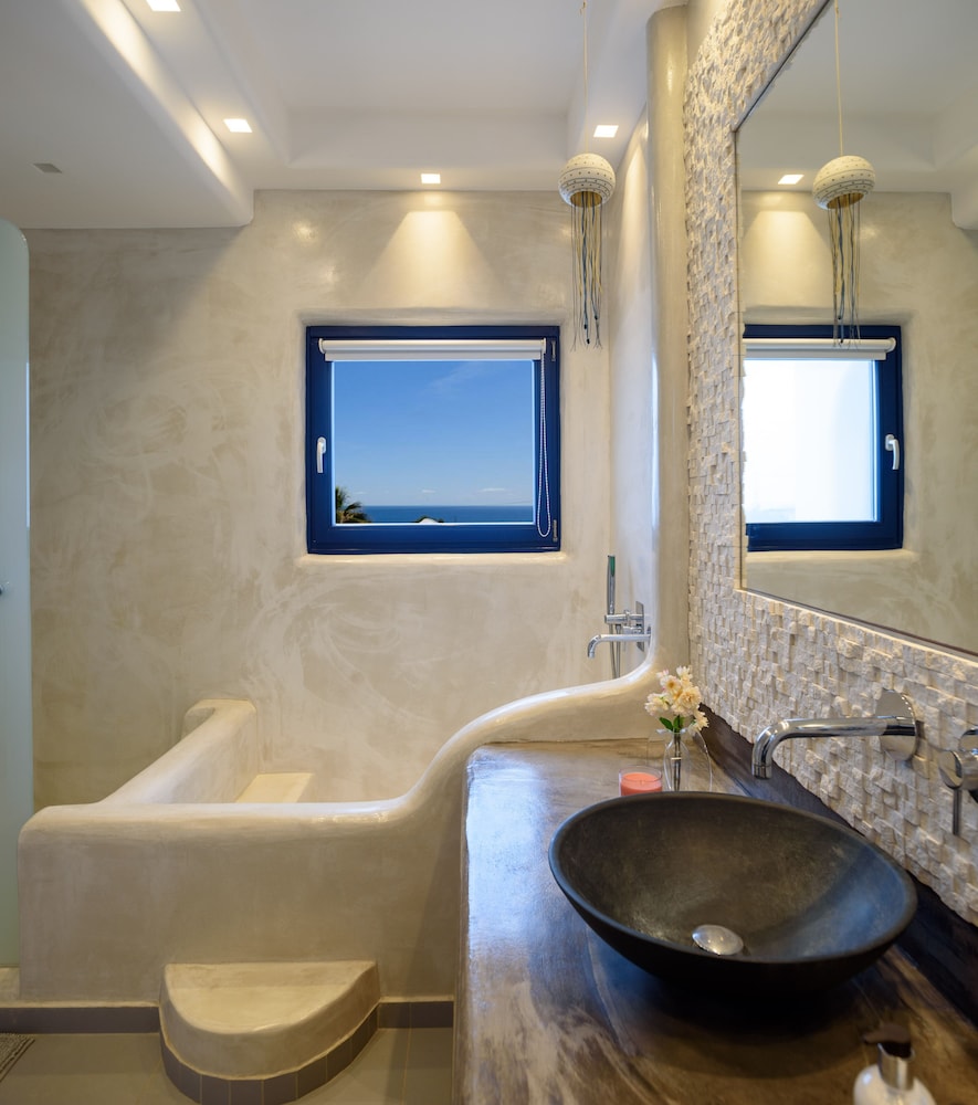 Amor Hideaway Villas by Mr and Mrs White 44/46