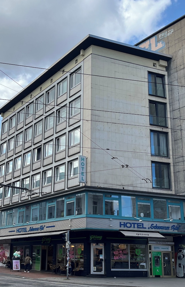 Hotel Schwarzer Bar 2/52