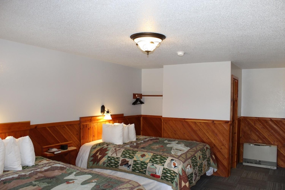 Alpine Motel 4/25