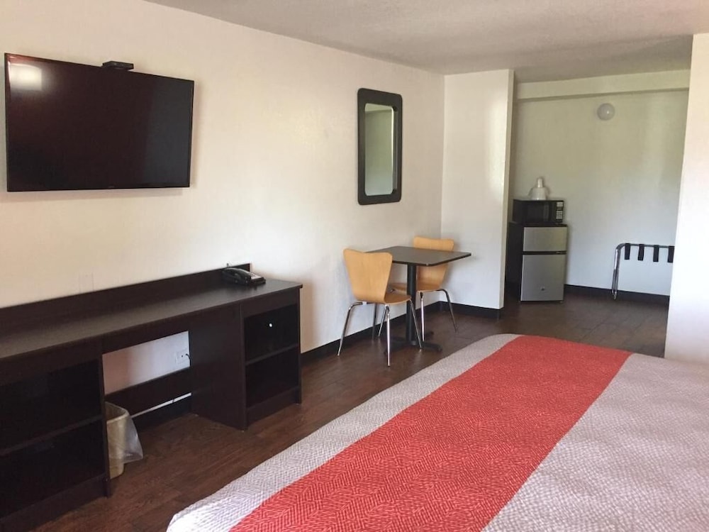 Motel6 Waco, TX 24/30