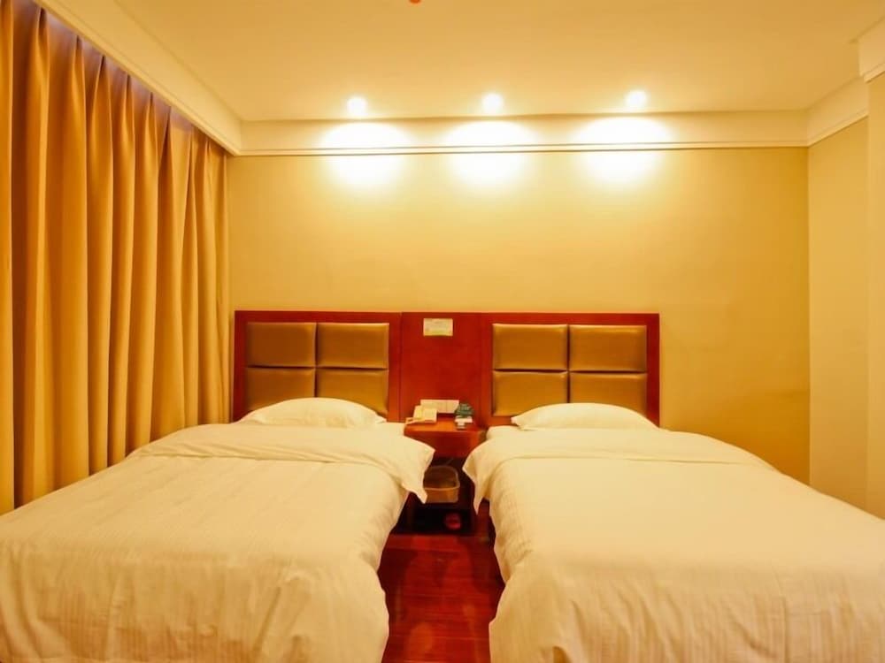 GreenTree Inn HeFei HuangShan Road DaXiDi 1912 Express Hotel 38/57