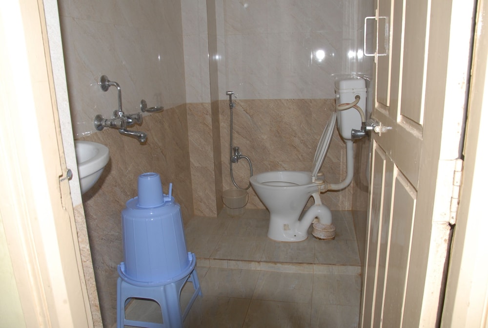 Hotel Bhavani Lodge 23/23