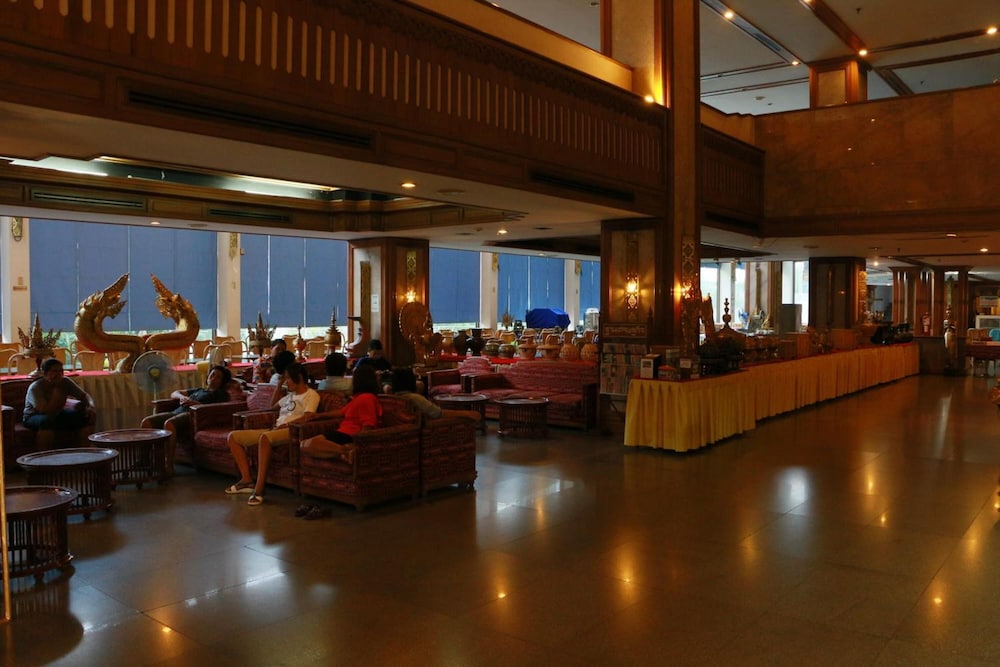 Diamond River Ping Petch Ngam Hotel 40/52