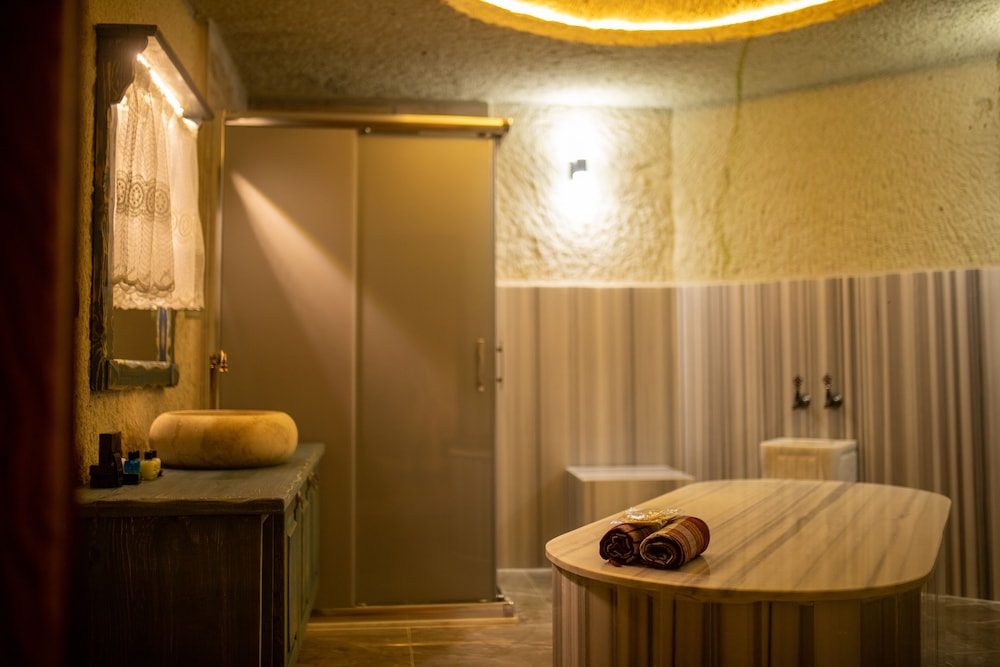 Pome Granate Cave Hotel 3/20