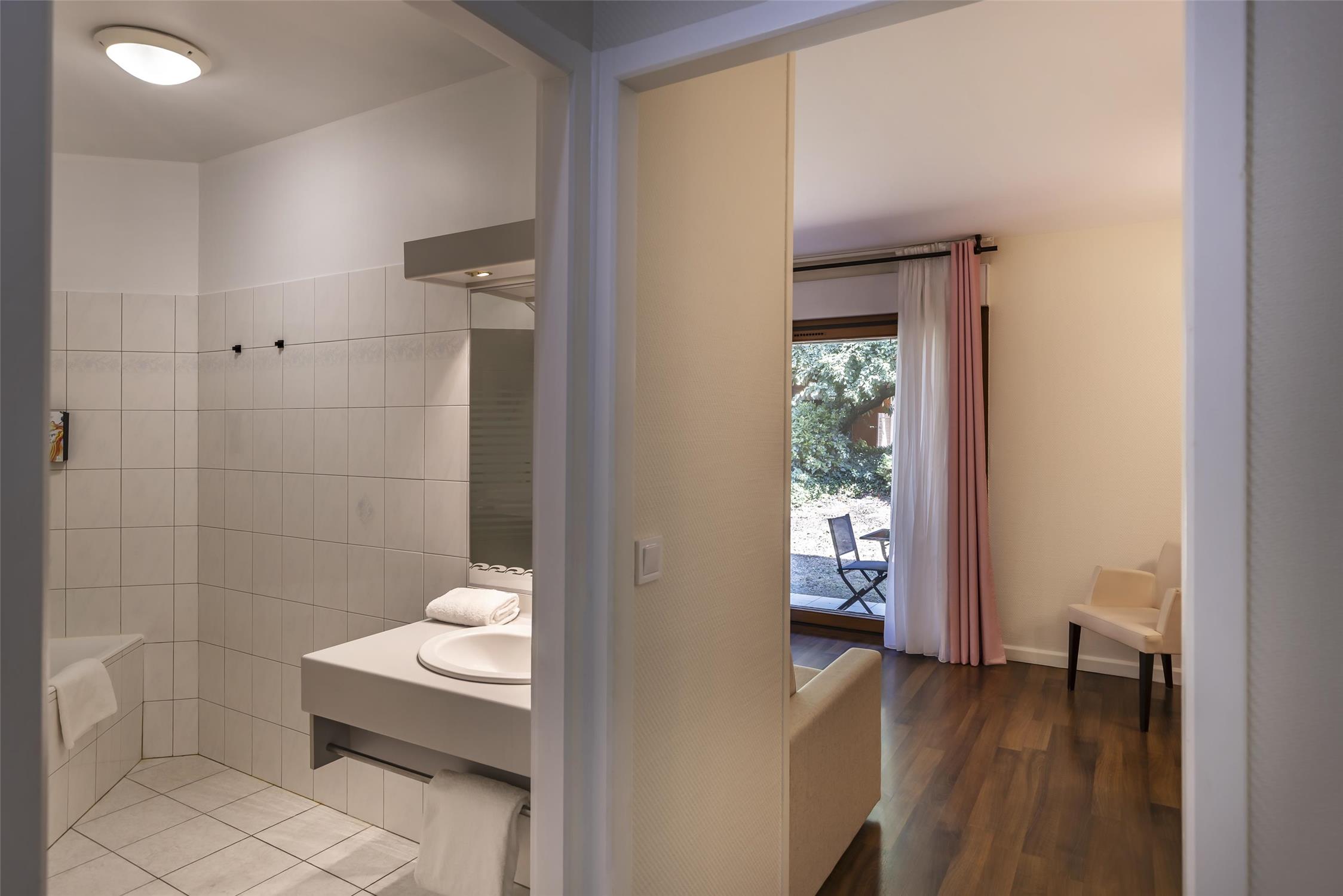 Sure Hotel by Best Western Saint-Quentin Ouest 26/26