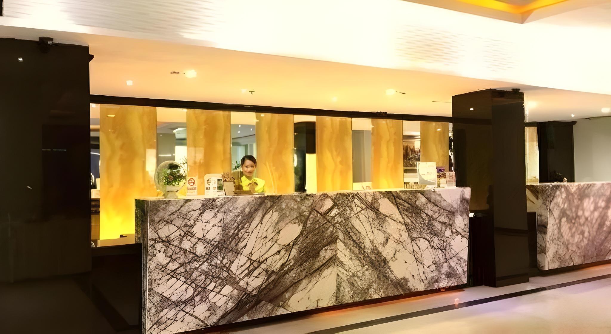 GRAND HAWAII HOTEL 8/33
