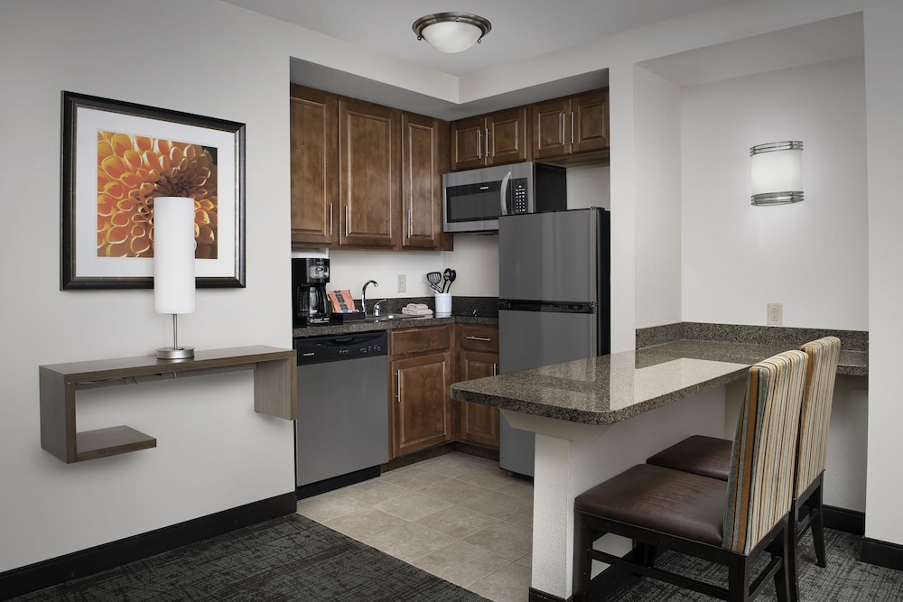 Staybridge Suites Greenville I-85 Woodruff Road 48/58