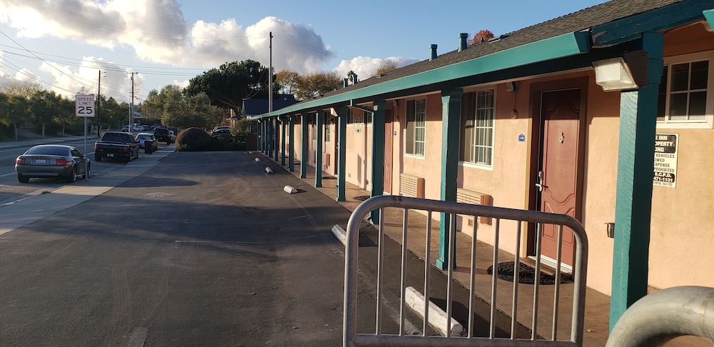 Riverside Inn & Suites Santa Cruz 38/56