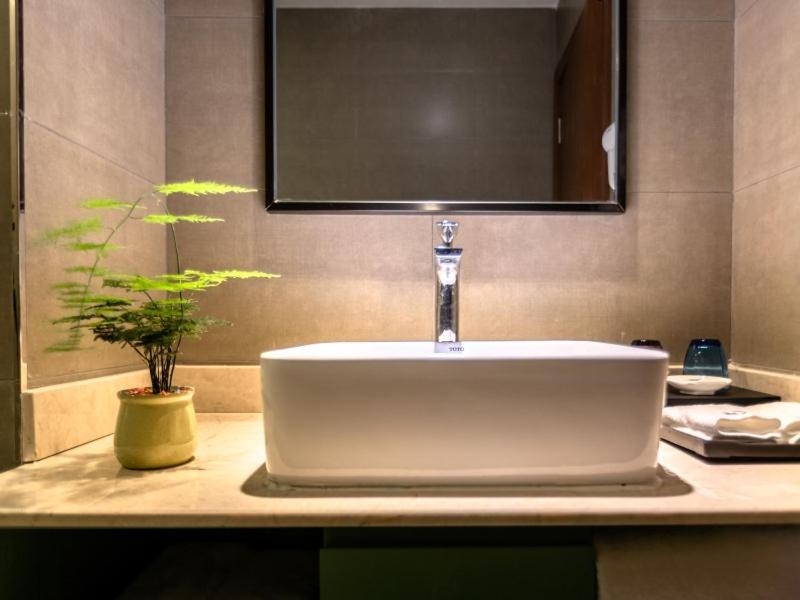 Gem Fuyang City Linquan County Jiangziya Plaza Hotel 35/35