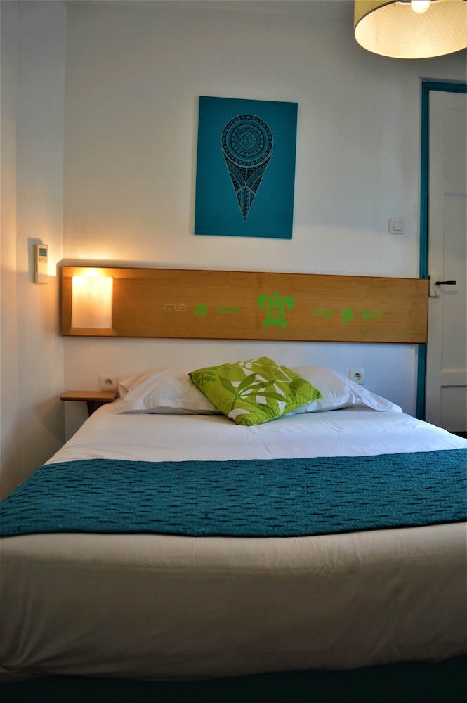 CELENYA HOTEL 13/68