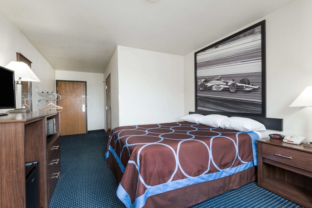 Super 8 by Wyndham Greenfield 7/22