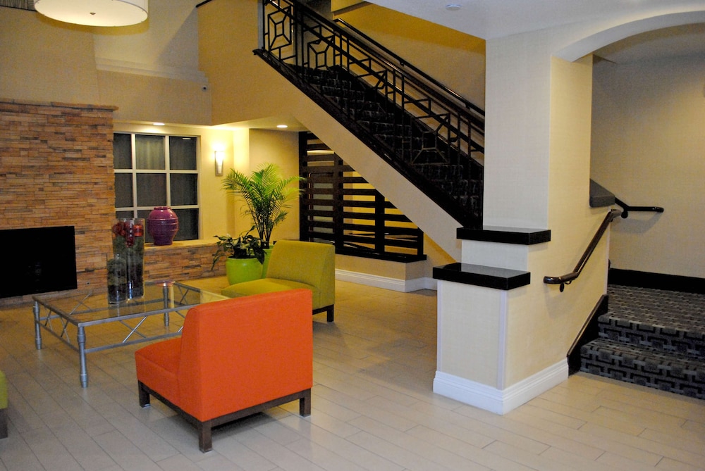 DoubleTree by Hilton Chatsworth 23/42