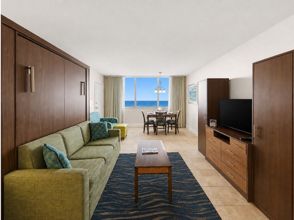 Hollywood Beach Tower 49/71
