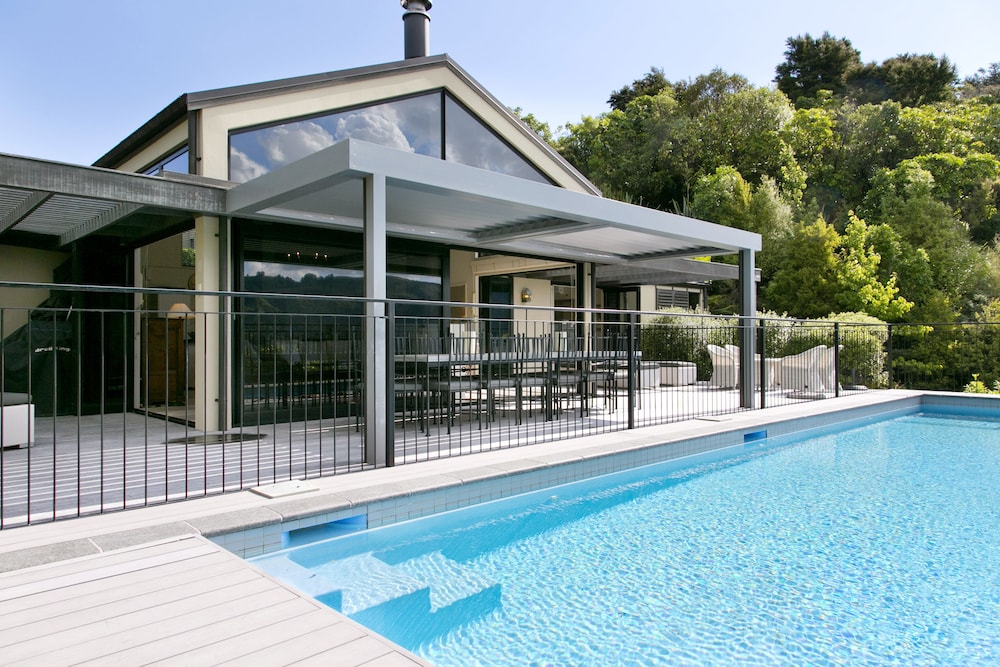 The Point Villas 2/39