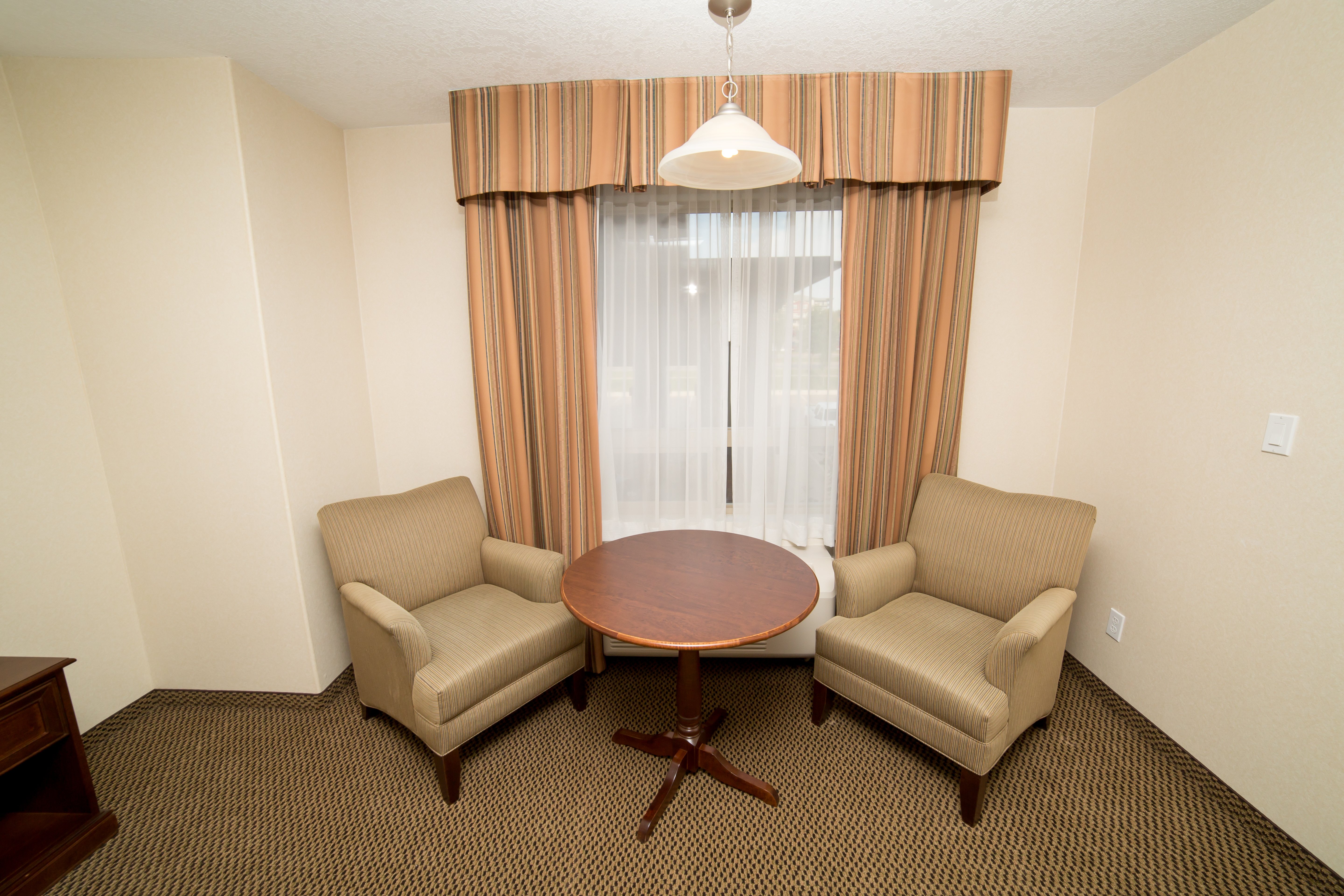 Holiday Inn Express Hotel & Suites Drayton Valley 30/50