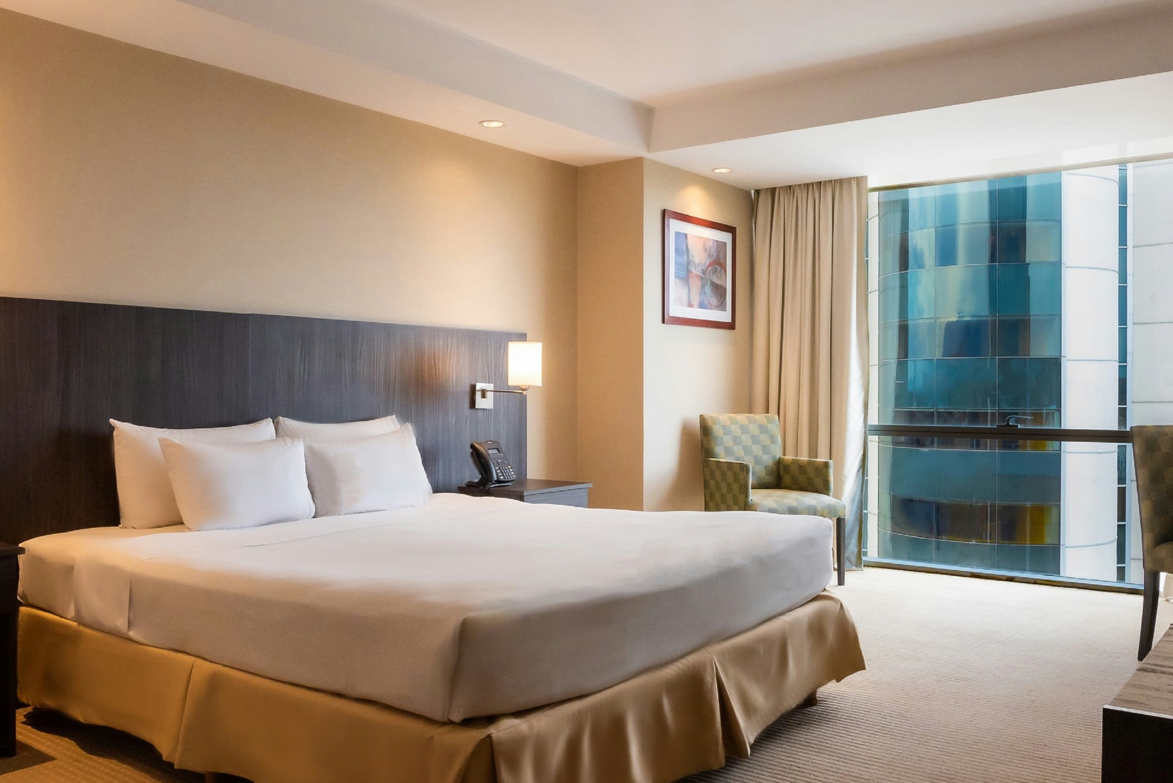 ROOM, KING BED, EXECUTIVE LEVEL