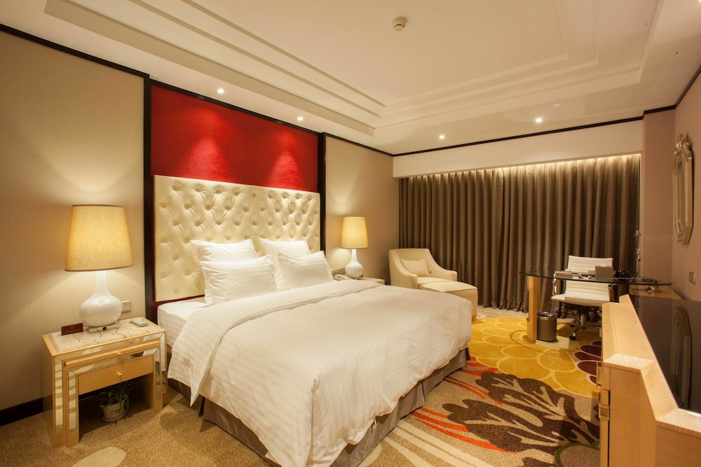 Nanning Landmark Hotel 11/66