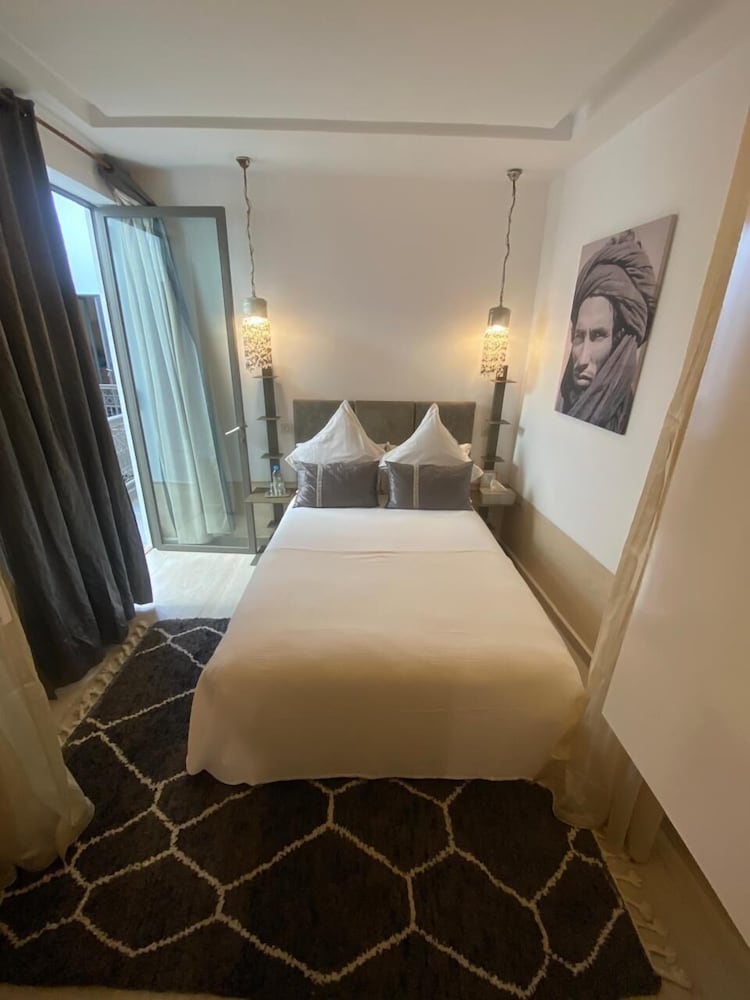 STANDARD, DOUBLE BED