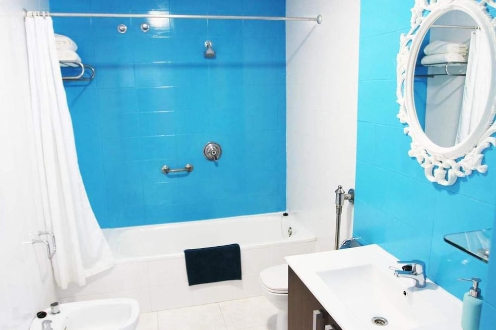 Hugo Beach Hotel 30/31