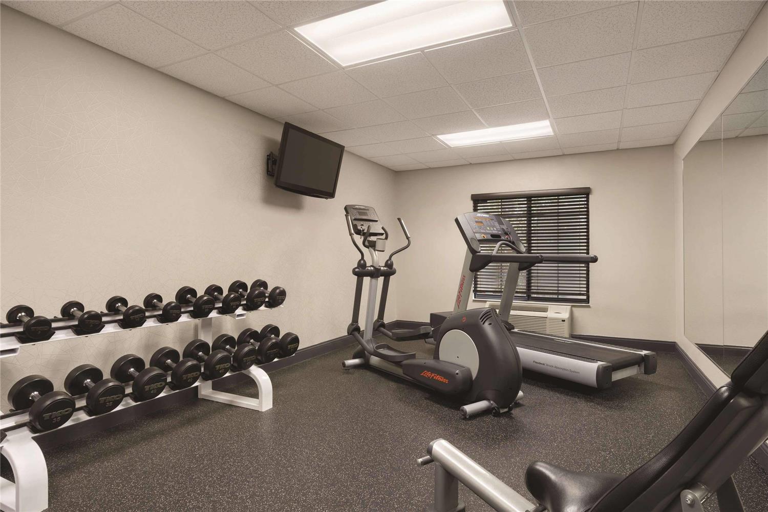 Country Inn & Suites By Radisson Raleigh-Durham Airport NC 5/15