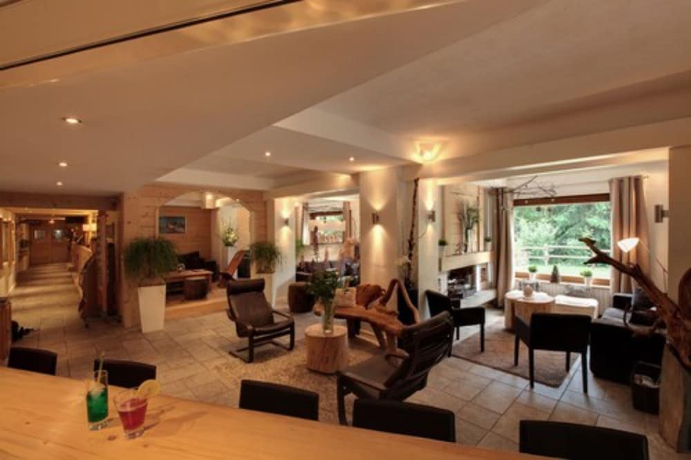 Les Campanules Hotel 53/74
