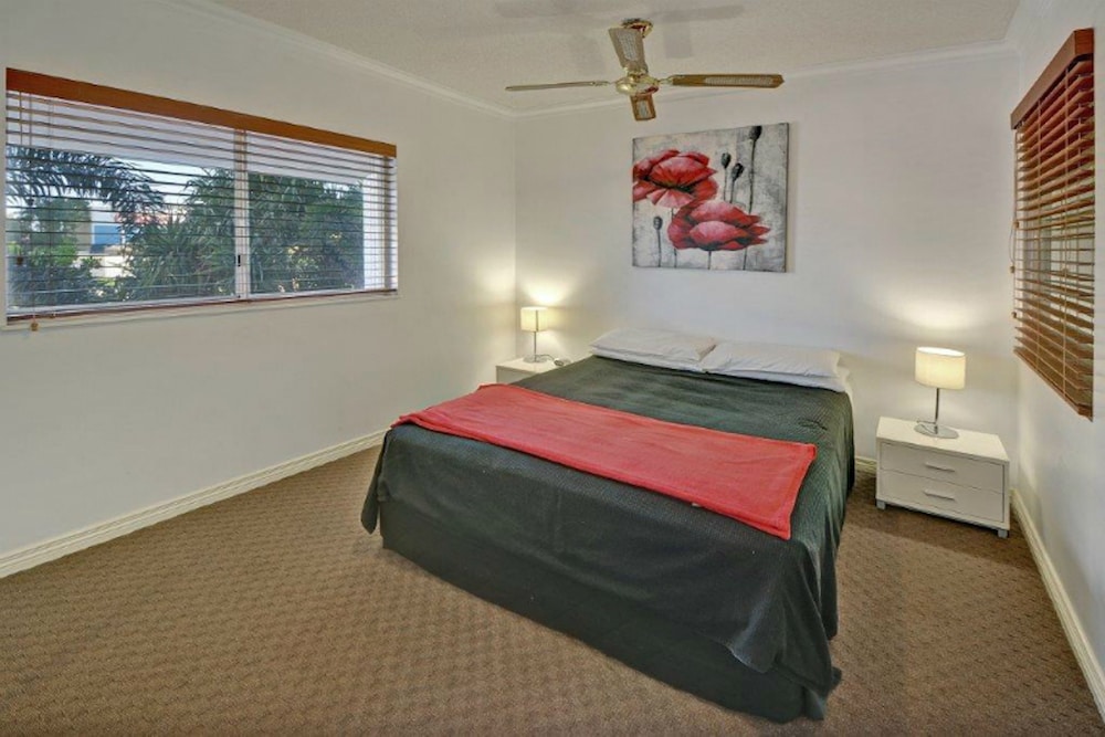 Raffles Mooloolaba 23/70