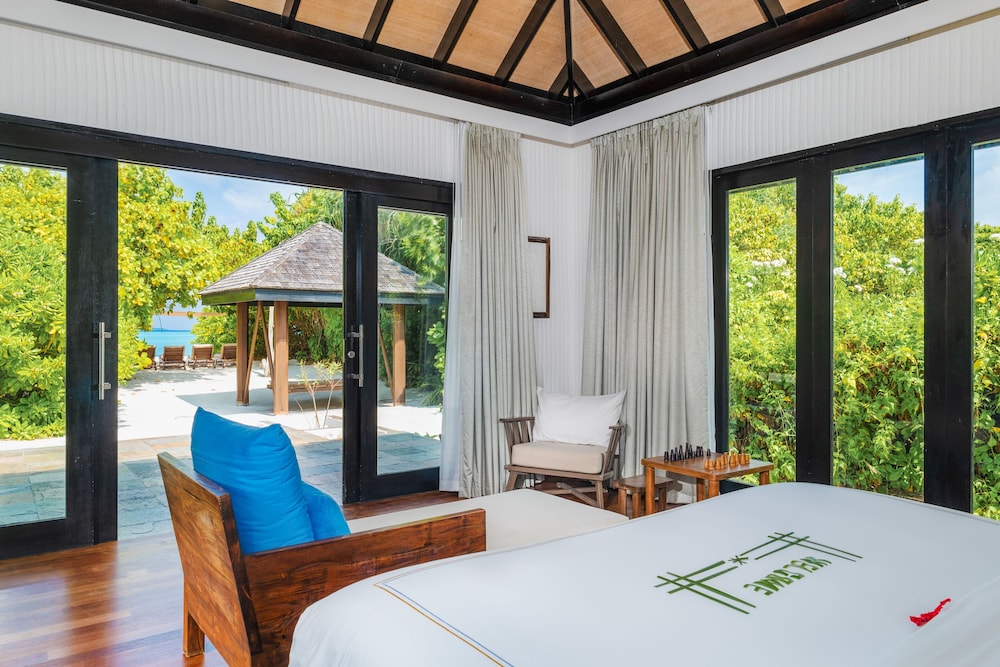 2 Bedrooms, Beach, Residence, 2 King Beds, with Pool