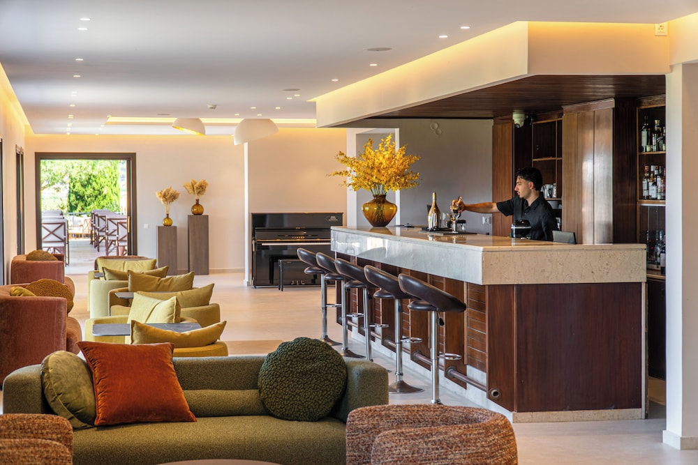 Hotel Delfinia 14/87