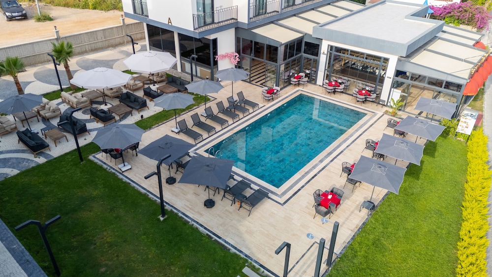 Roseira Mar Inn Luxury 49/55