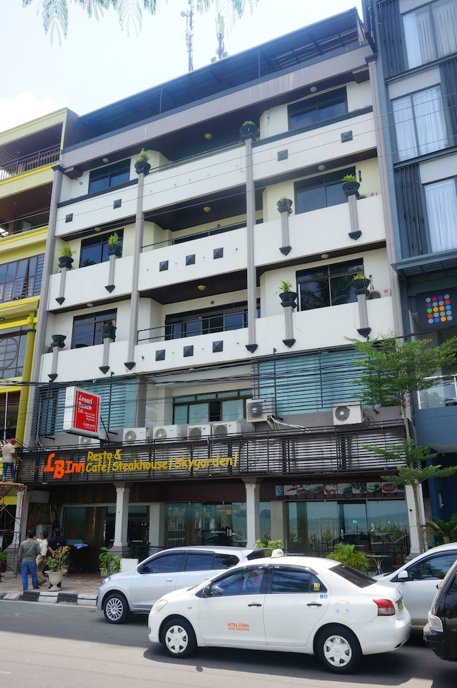 Losari Beach Inn photo1