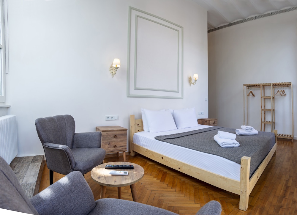 Cezayir Rooms 27/60