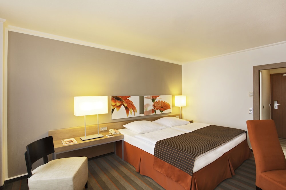 COMFORT, QUEEN BED