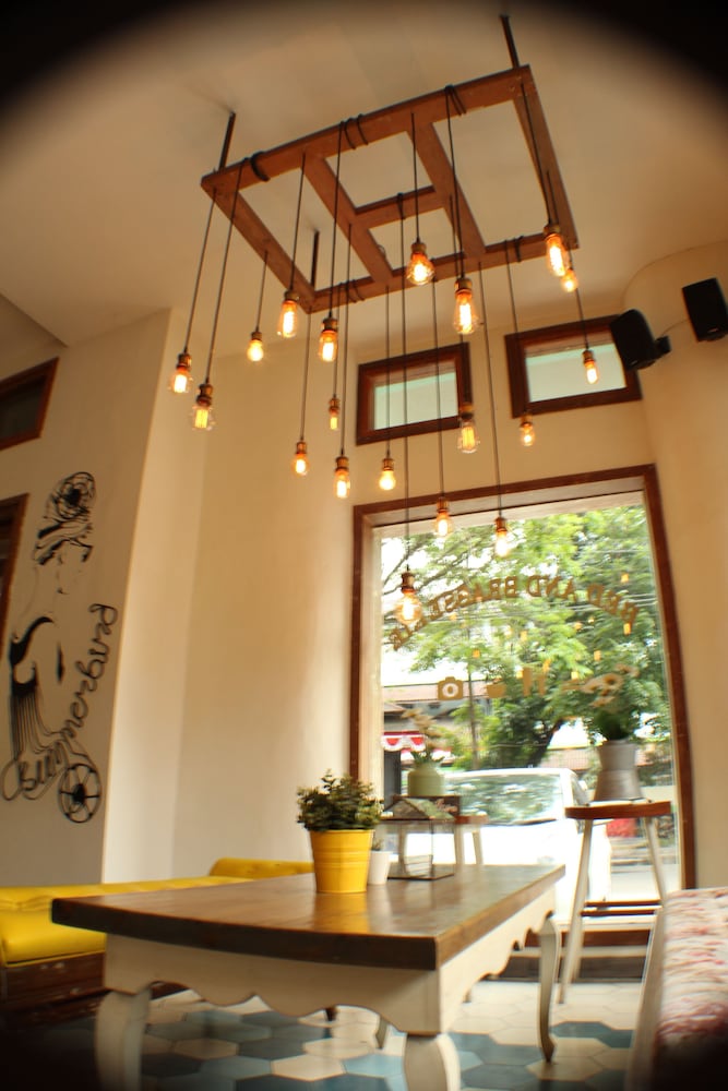 Summerbird - Bed And Brasserie 43/63