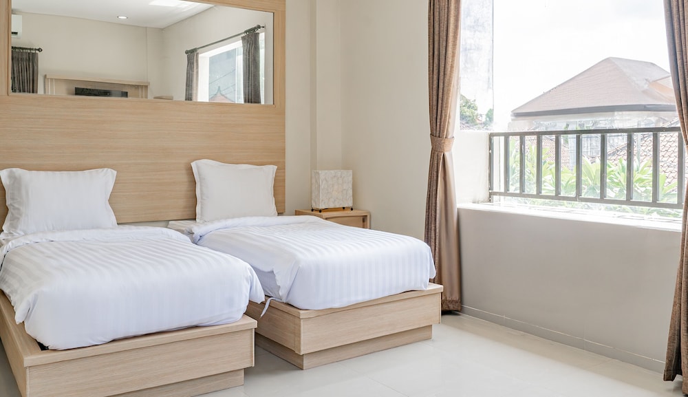 Super OYO 93765 Airport Kuta Bali Hotel 17/37