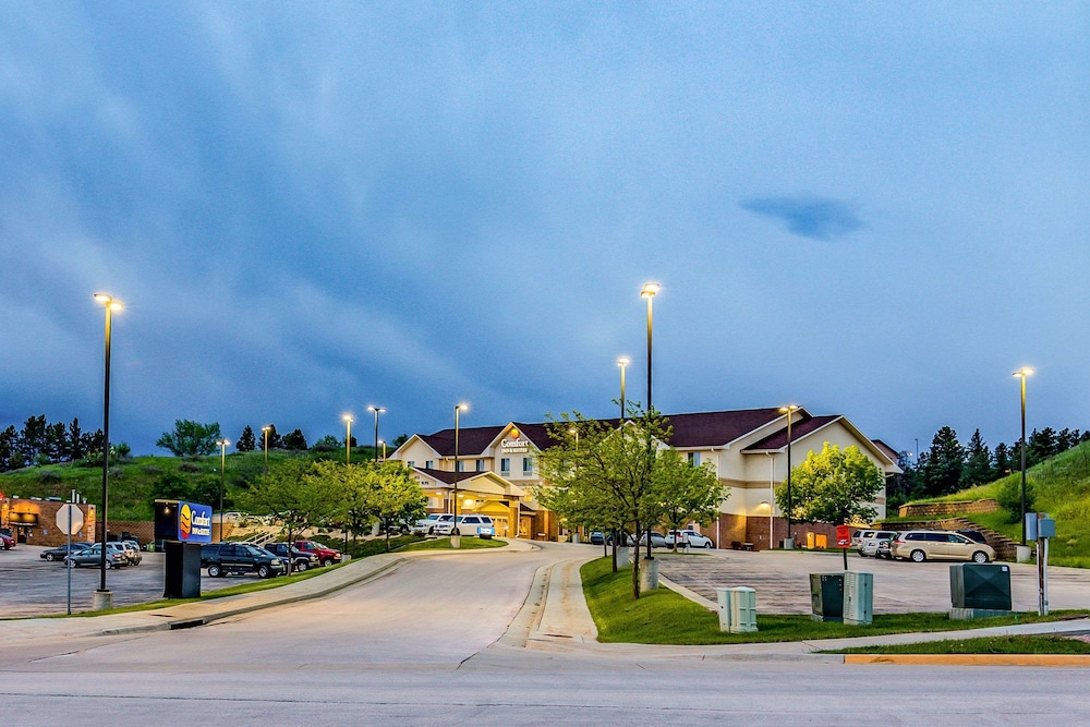 Comfort Inn & Suites Rapid City South - Mt Rushmore Gateway 59/66