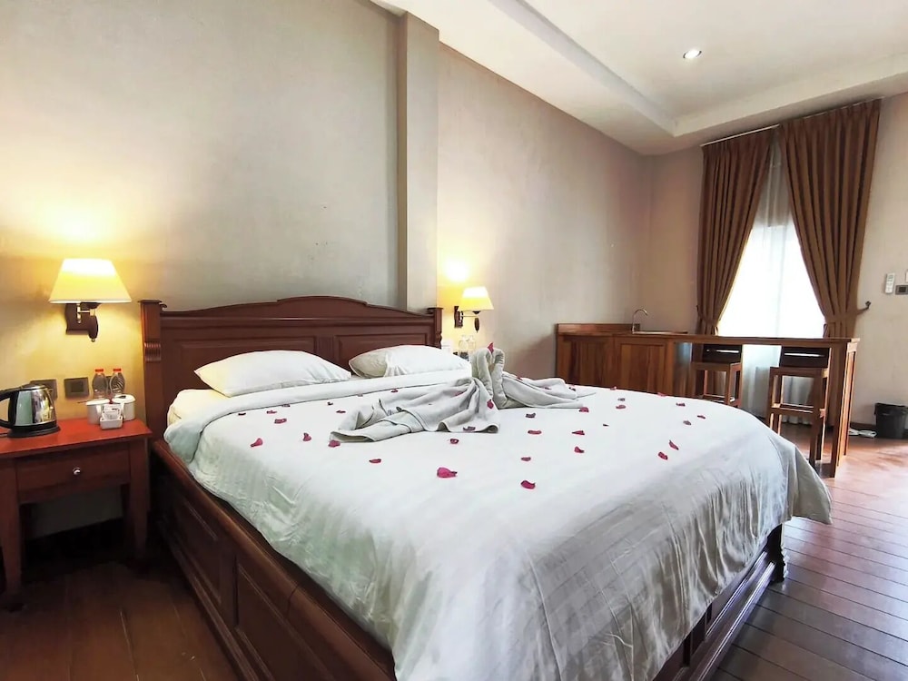 Thongs Inn Kualanamu Transit Hotel 34/64