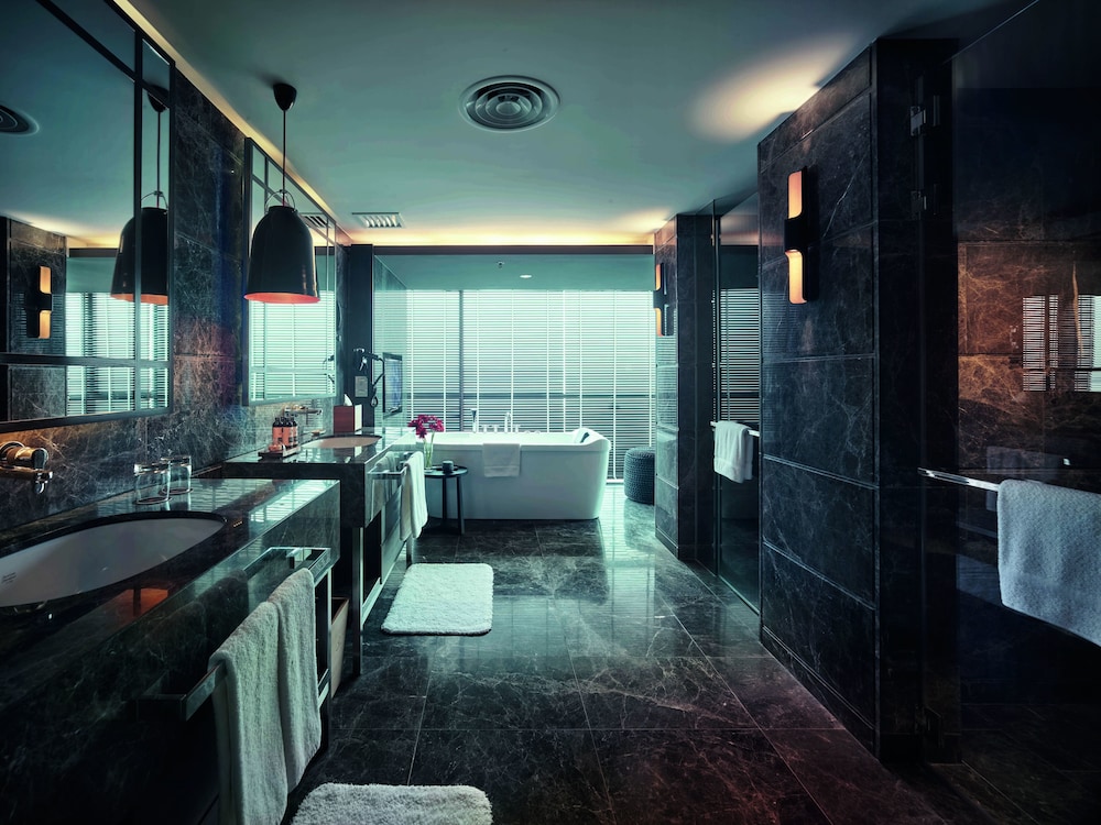 G Hotel Gurney 9/60