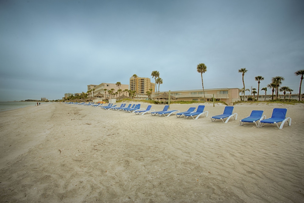 SANDCASTLE AT LIDO BEACH(ex. HELMSLEY SANDCASTLE) 32/33