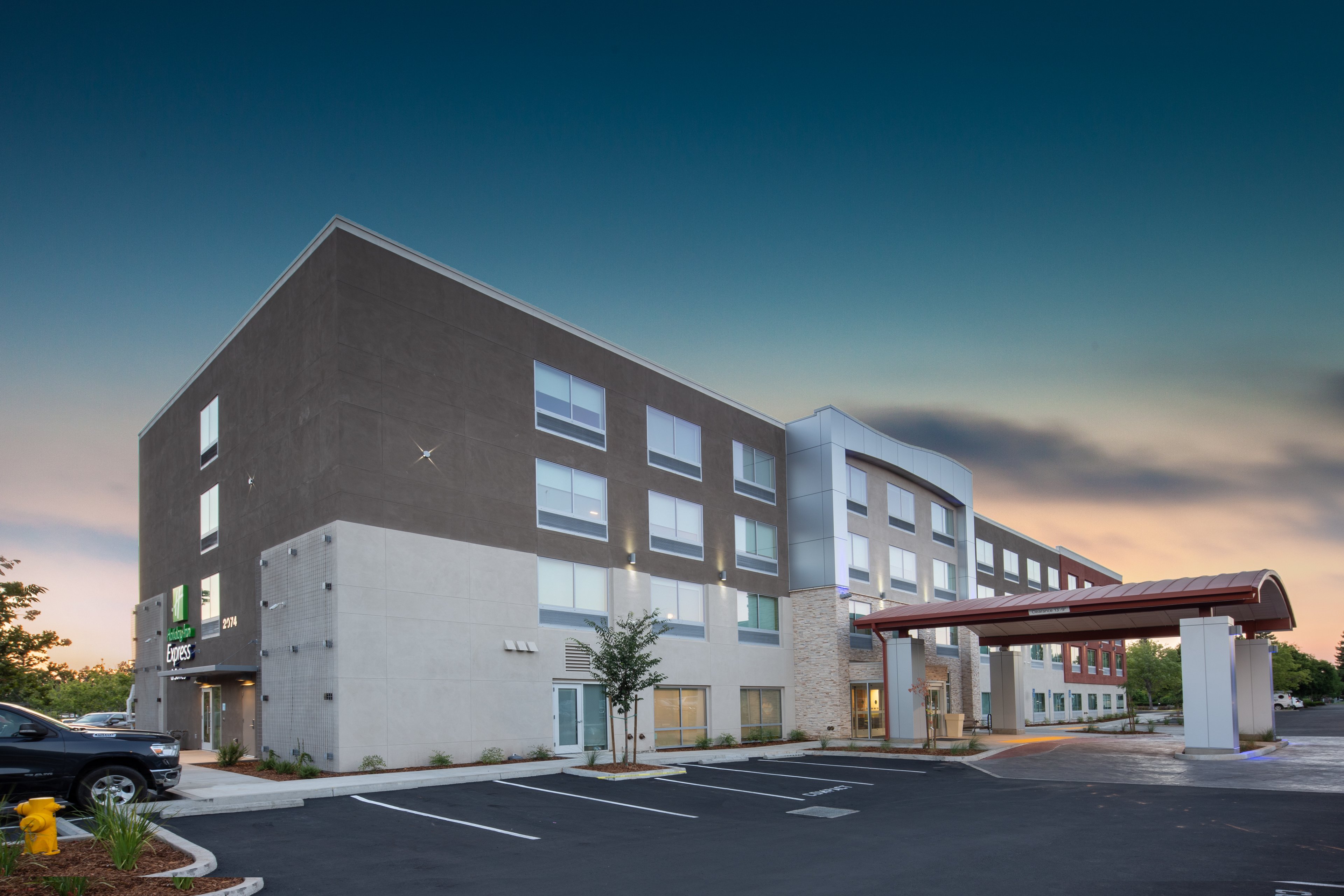 Holiday Inn Express and Suites Chico an IHG Hotel 59/66
