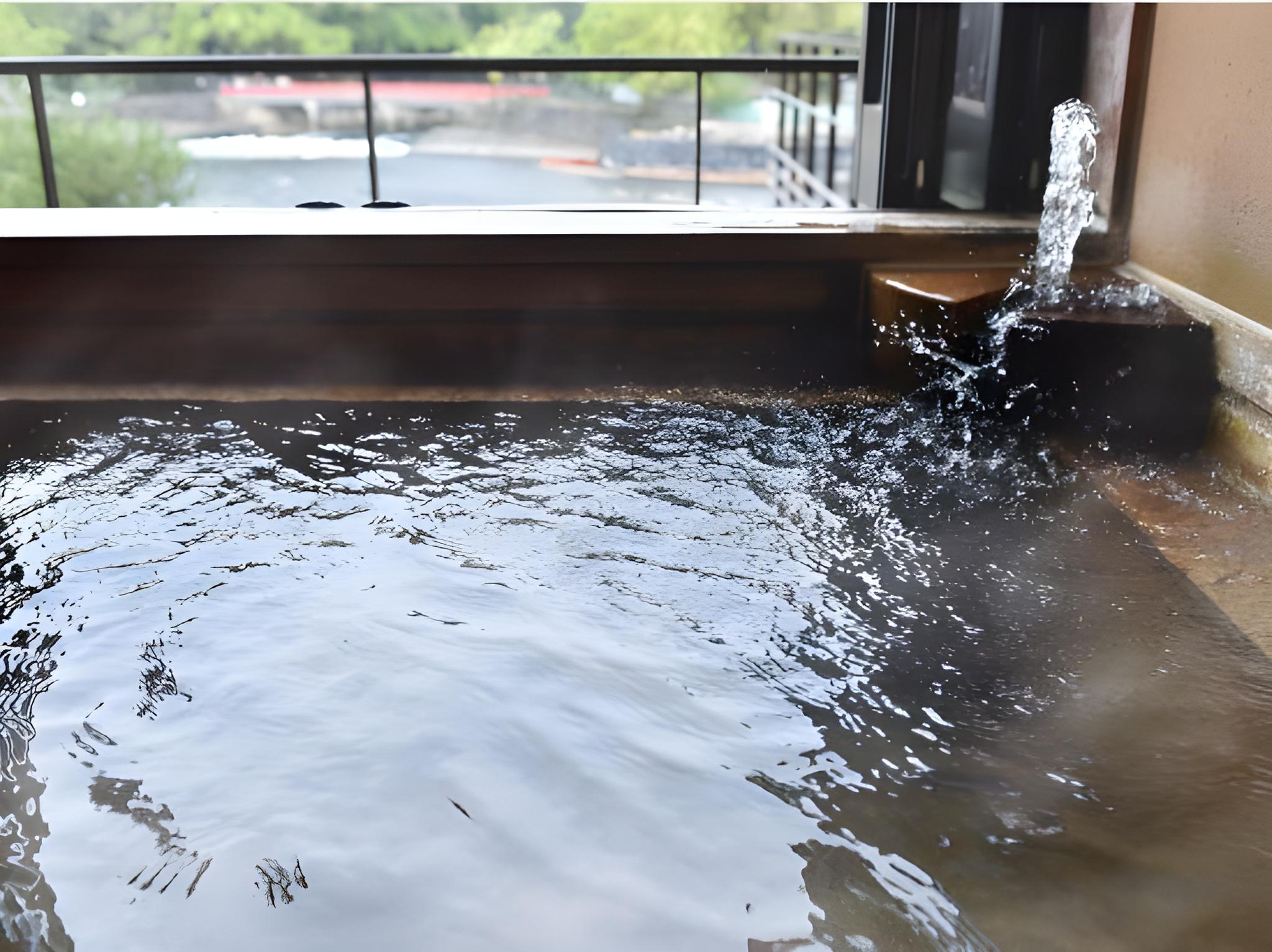 Japanese, River View, Bathtub
