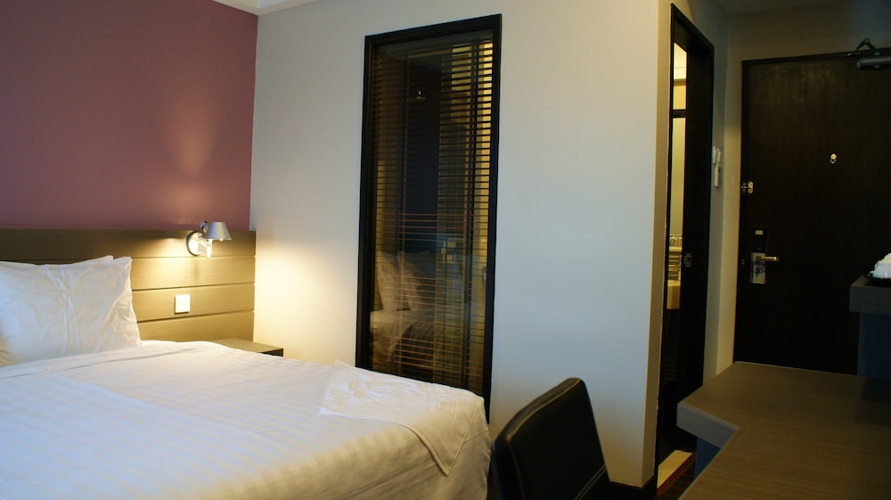 De Hotel 11/28