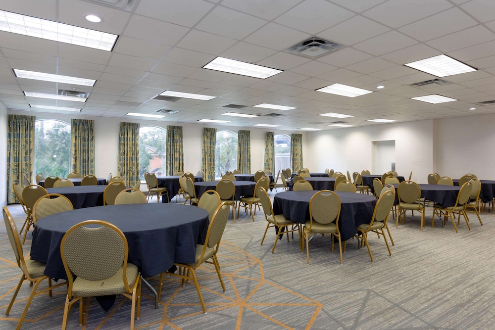 Wyndham Garden Tallahassee Capitol 42/54