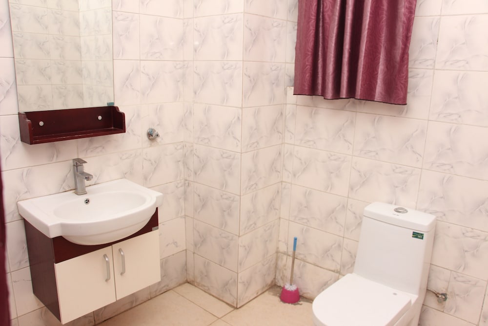 Ritz-Carinton Suites 16/16