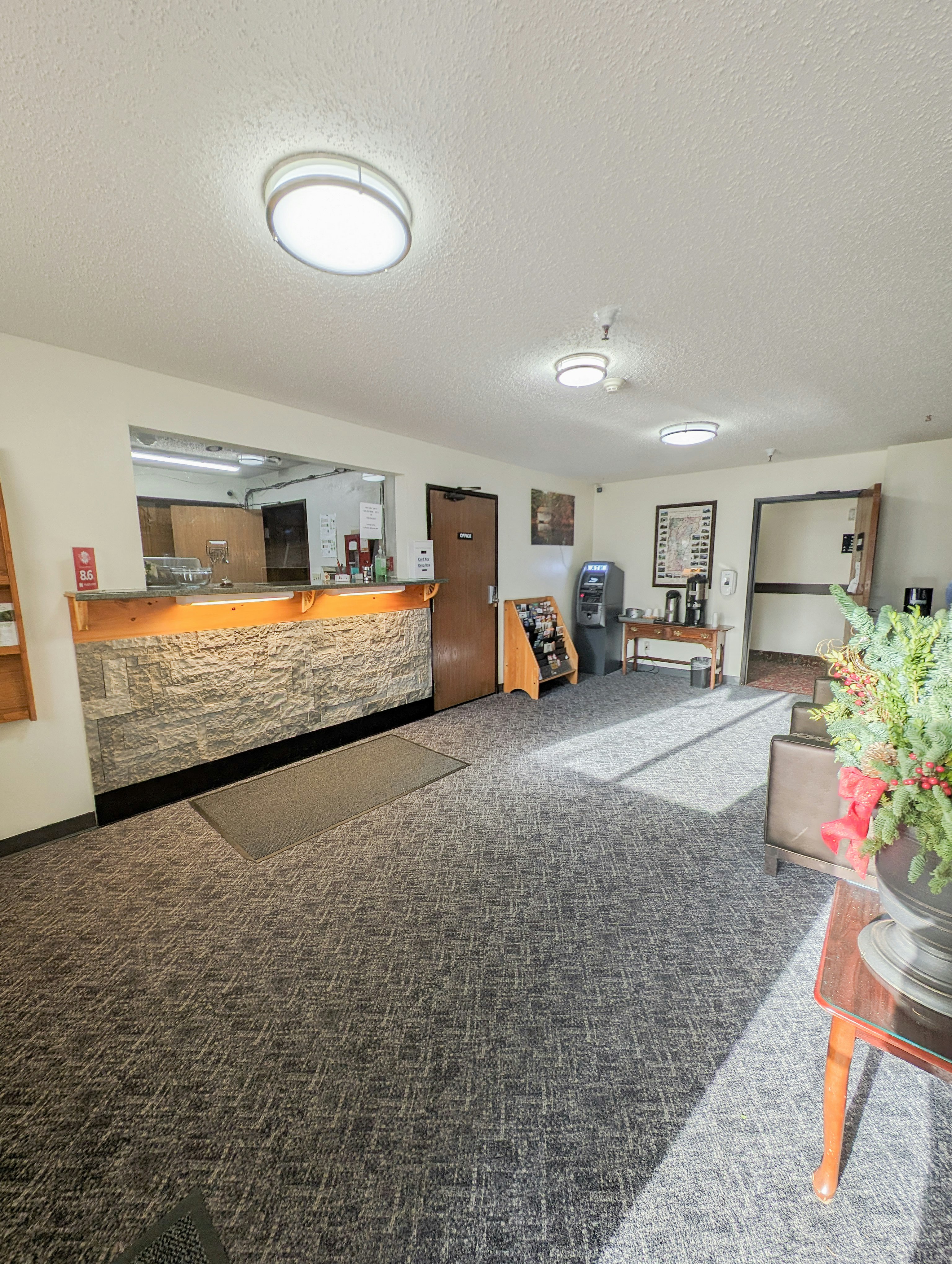 Super 8 By Wyndham Brattleboro 2/29