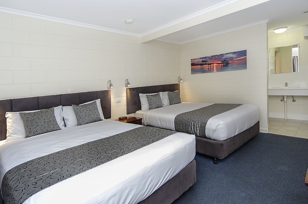 VICTOR HARBOR CITY INN 24/63