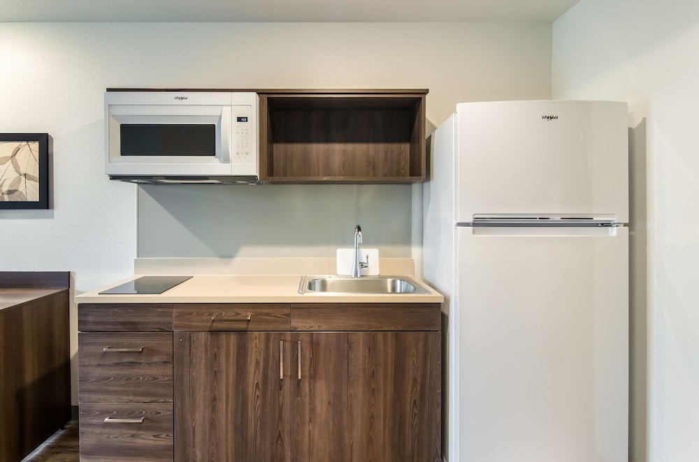 WoodSpring Suites Thornton - North Denver 14/21