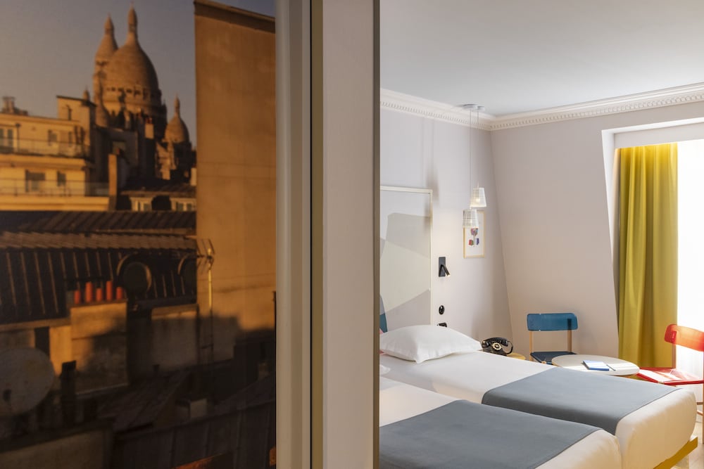 Hotel de La Paix Paris 26/68