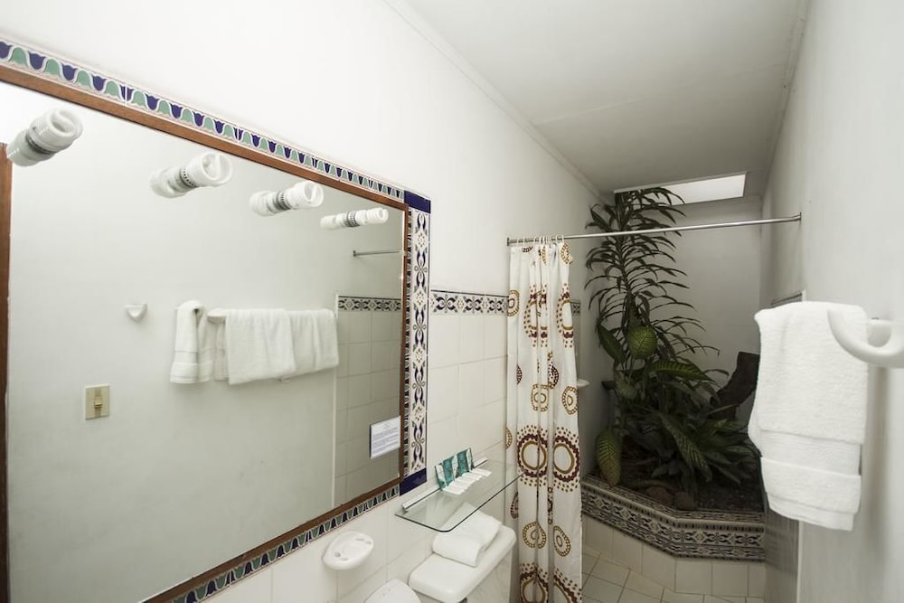 1492 Hotel 24/51