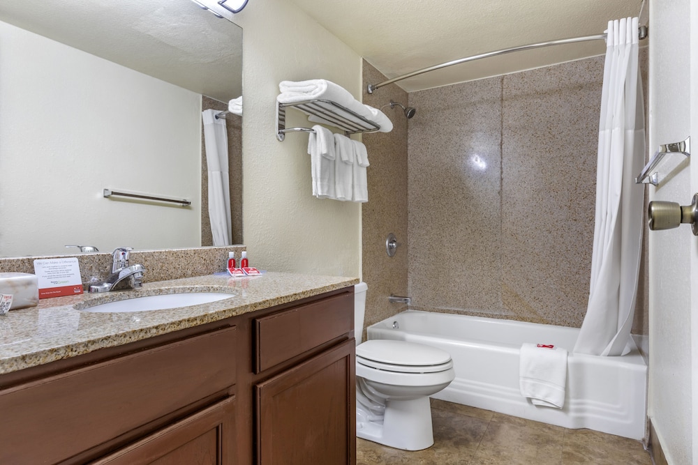 Rose City Inn And Suites 7/27